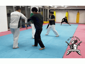 一般武術クラス②（ナイフ）